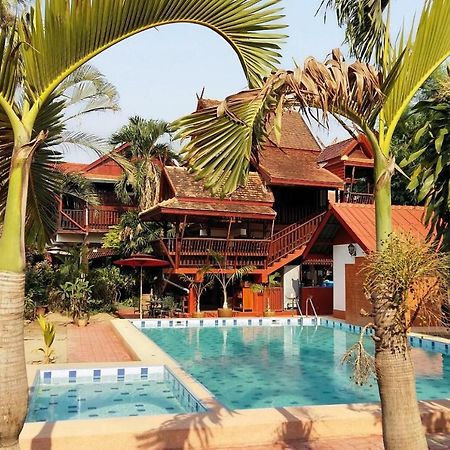 Golden Teak Home Resort Saraphi Extérieur photo
