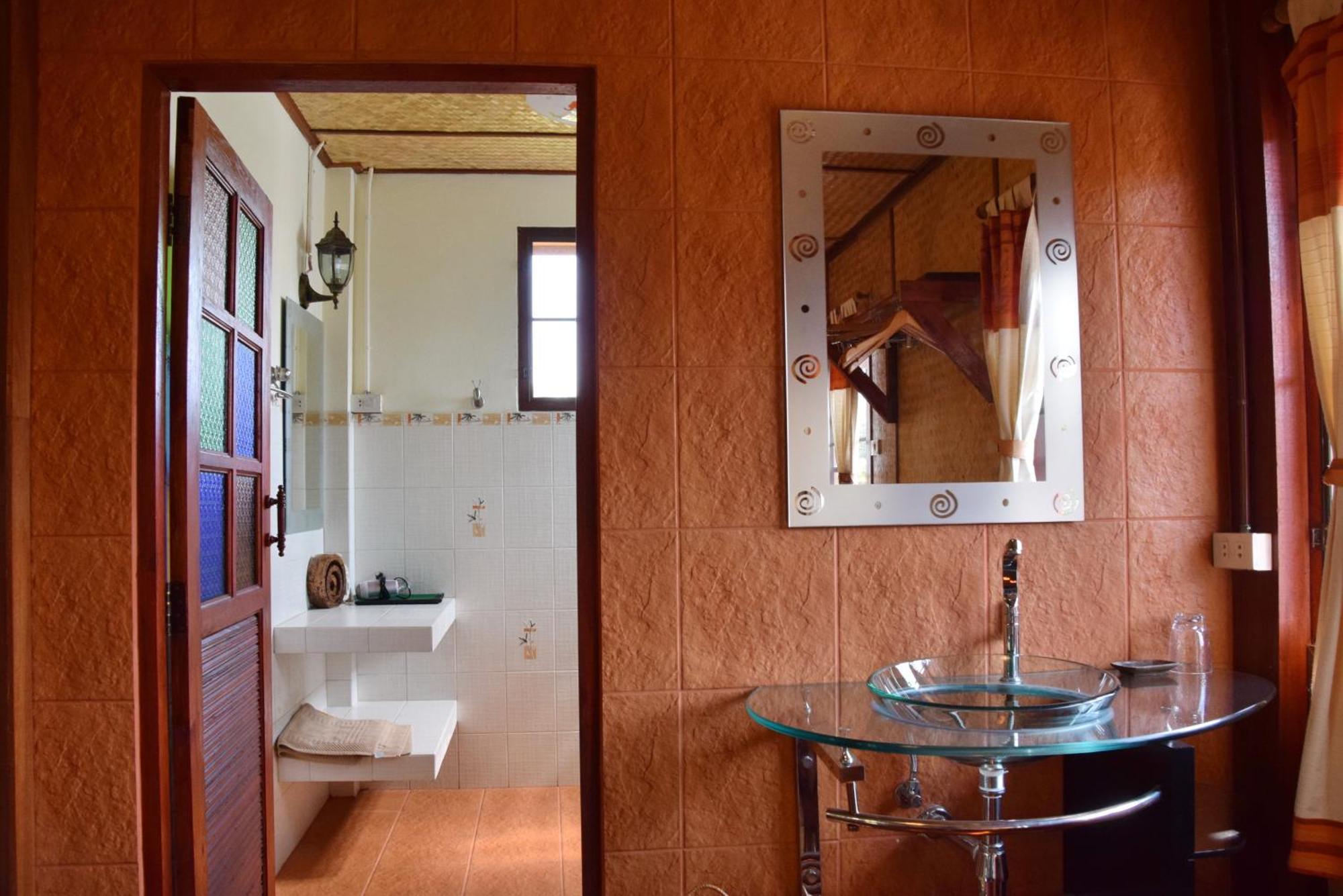 Golden Teak Home Resort Saraphi Chambre photo