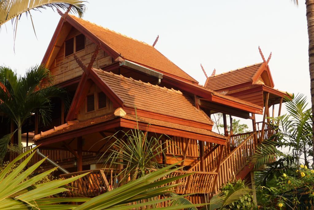 Golden Teak Home Resort Saraphi Chambre photo