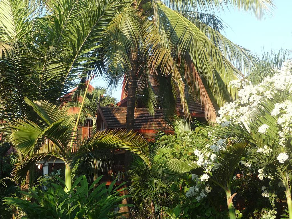Golden Teak Home Resort Saraphi Extérieur photo
