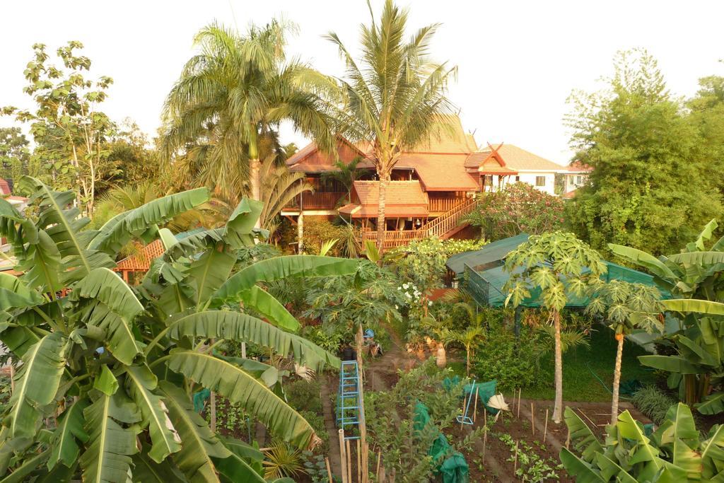 Golden Teak Home Resort Saraphi Extérieur photo