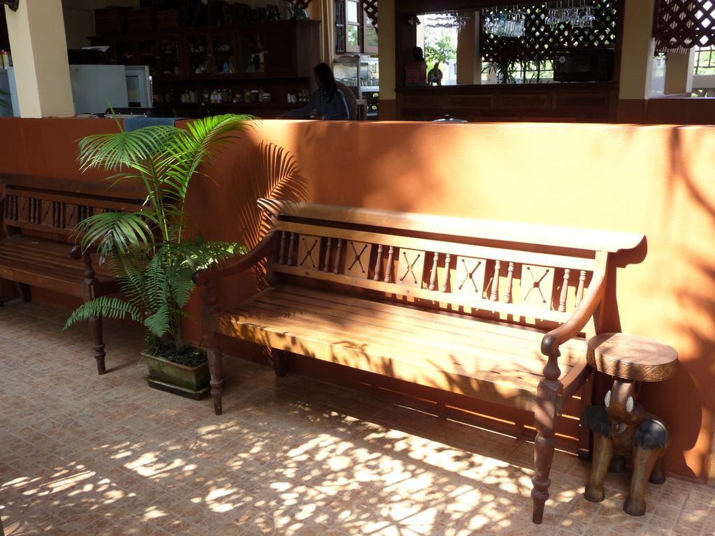 Golden Teak Home Resort Saraphi Chambre photo