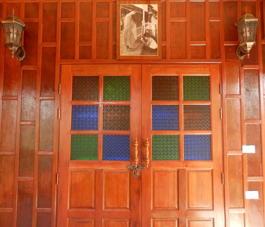 Golden Teak Home Resort Saraphi Extérieur photo