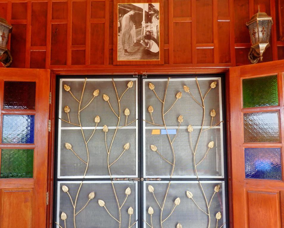 Golden Teak Home Resort Saraphi Extérieur photo