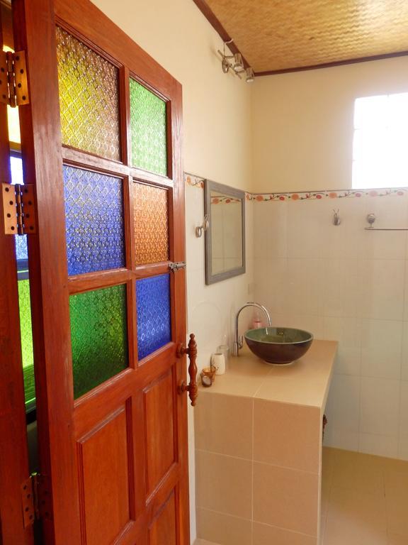 Golden Teak Home Resort Saraphi Extérieur photo