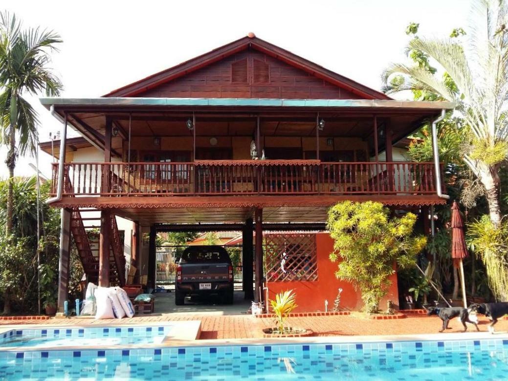Golden Teak Home Resort Saraphi Extérieur photo
