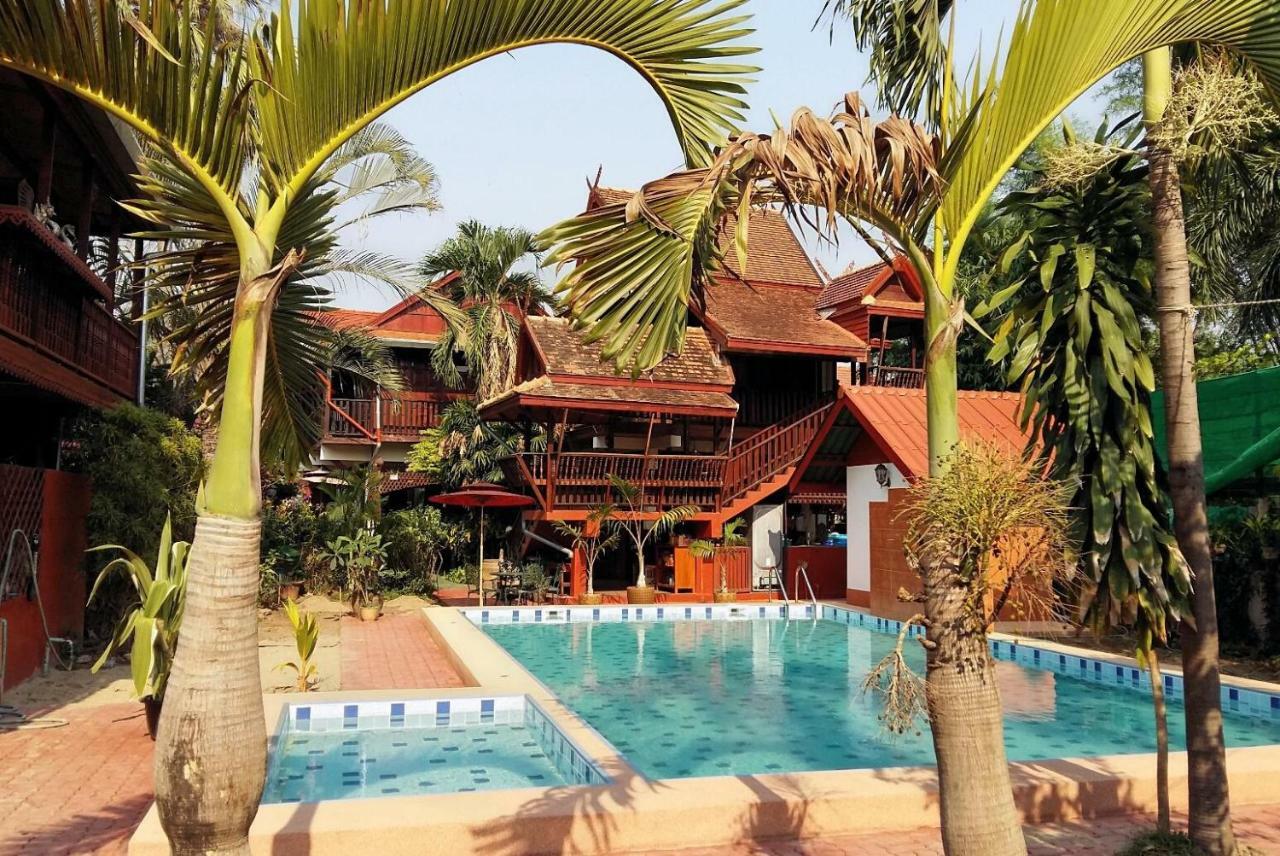 Golden Teak Home Resort Saraphi Extérieur photo