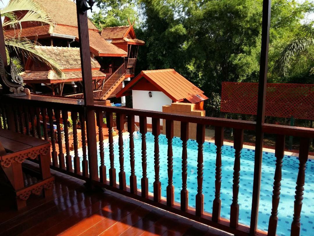 Golden Teak Home Resort Saraphi Extérieur photo